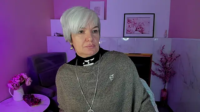 CarmenSoft online show from October 6, 2025, 9:01 pm