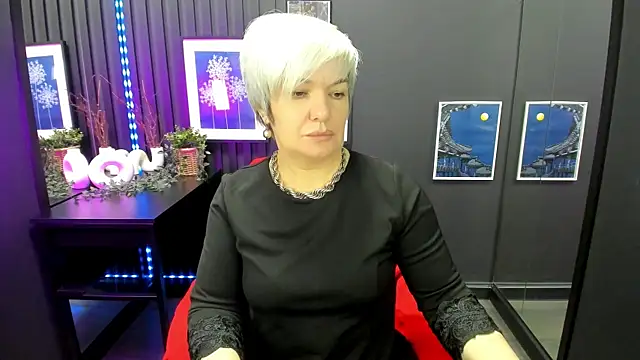 CarmenSoft online show from December 22, 2025, 8:39 pm