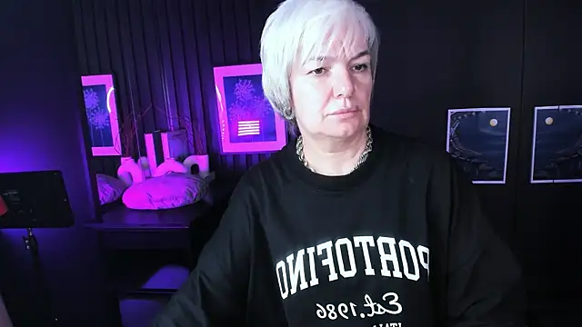 CarmenSoft online show from July 24, 2026, 5:11 pm