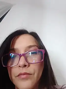 Perladulce online show from June 6, 2026, 11:42 pm