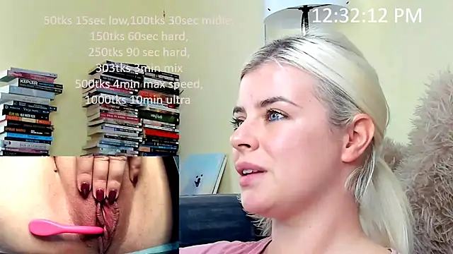 queenofthenighttt online show from November 20, 2025, 11:32 am