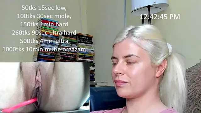 queenofthenighttt online show from May 17, 2026, 10:44 am