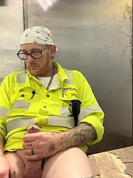 CLoSpunkmeyer69 online show from October 15, 2025, 2:33 am