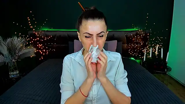 Rebecca Diamond online show from March 11, 2026, 6:52 am