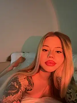 Snapshot of curchez_ chatting on March 7, 2025, 6:54 pm curchez online show from March 7, 2025, 6:54 pm