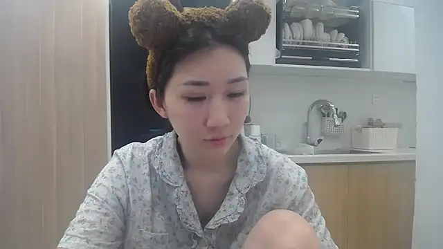 Asiagirll online show from May 28, 2026, 1:41 pm