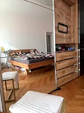 Snapshot of Pia_July_ chatting on October 27, 2025, 1:04 pm Pia July online show from October 27, 2025, 1:04 pm