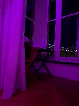 Snapshot of Pia_July_ chatting on November 6, 2025, 5:36 pm Pia July online show from November 6, 2025, 5:36 pm