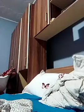 Snapshot of Rolandxxxr chatting on February 23, 2025, 6:01 pm Rolandxxxr online show from February 23, 2025, 6:01 pm