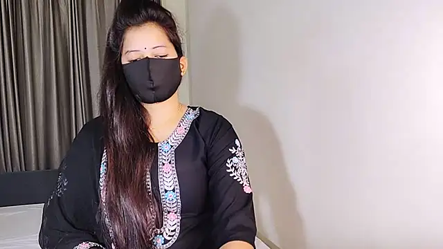 YourLovelyQueen online show from December 9, 2024, 3:29 am