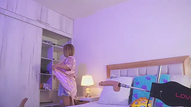 elena mature online show from December 1, 2025, 7:19 pm