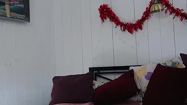 Snapshot of CindyJonson chatting on December 13, 2024, 9:35 am CindyJonson online show from December 13, 2024, 9:35 am