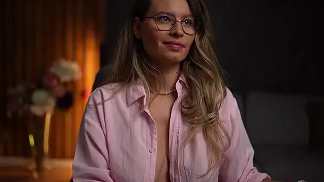 BrandyWhite online show from October 27, 2025, 4:38 am