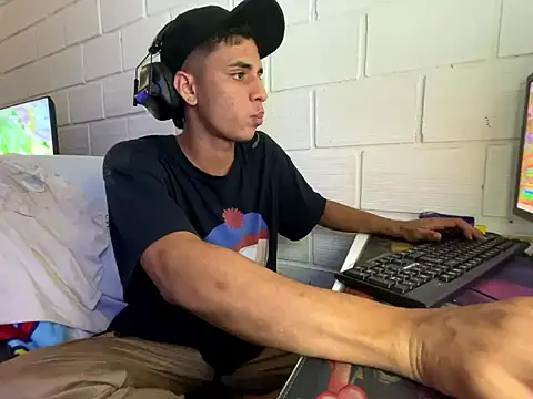 Max TheHorseDick online show from January 14, 2026, 4:40 am