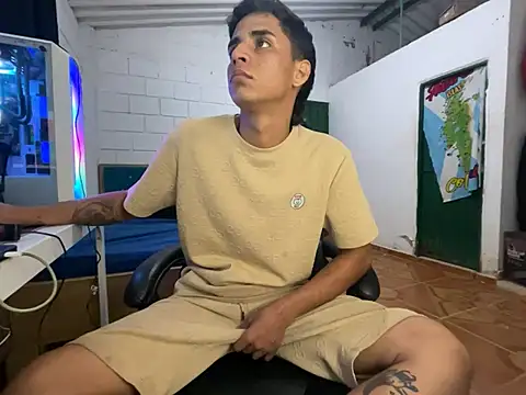 Max TheHorseDick online show from April 14, 2026, 3:45 am