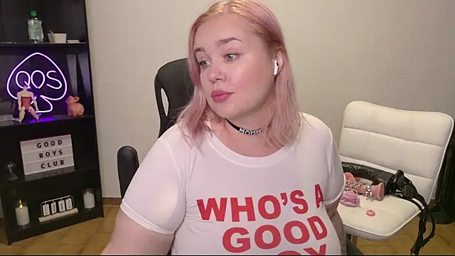 MargotGrey online show from June 12, 2026, 9:41 am