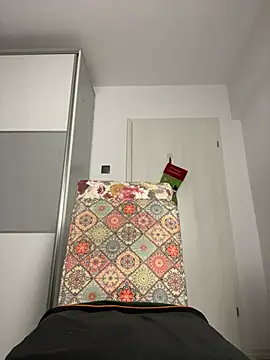 snow flakee online show from January 5, 2025, 4:58 am