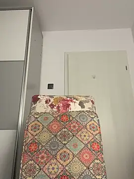 snow flakee online show from February 27, 2025, 8:06 am