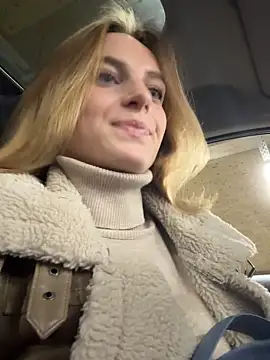 -AngelAri- online show from October 2, 2025, 6:04 pm