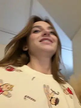 -AngelAri- online show from December 21, 2025, 9:22 pm