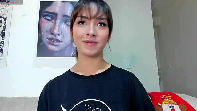 Snapshot of Moonlight1002 chatting on December 14, 2024, 2:23 am Moonlight1002 online show from December 14, 2024, 2:23 am