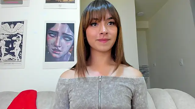 Snapshot of Moonlight1002 chatting on December 19, 2024, 12:56 am Moonlight1002 online show from December 19, 2024, 12:56 am