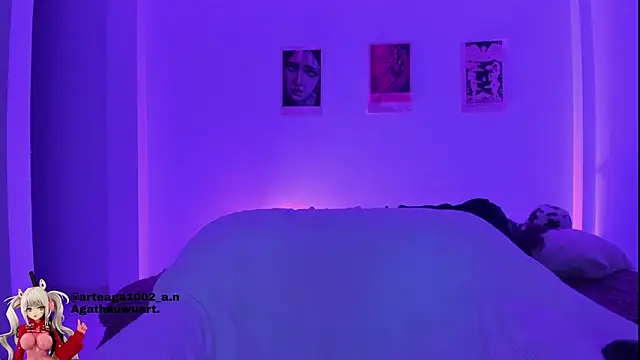 Snapshot of Moonlight1002 chatting on October 10, 2025, 2:10 am Moonlight1002 online show from October 10, 2025, 2:10 am