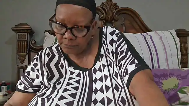 Snapshot of SEXYBOOBSNASS chatting on November 15, 2025, 11:40 am SEXYBOOBSNASS online show from November 15, 2025, 11:40 am