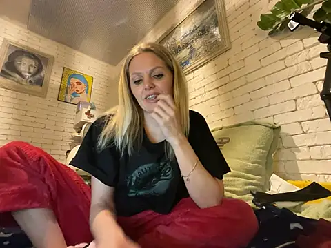 Angel girllovemy online show from February 9, 2025, 5:22 pm