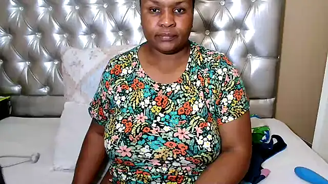 Snapshot of missboobsxx chatting on February 12, 2026, 12:00 pm missboobsxx online show from February 12, 2026, 12:00 pm