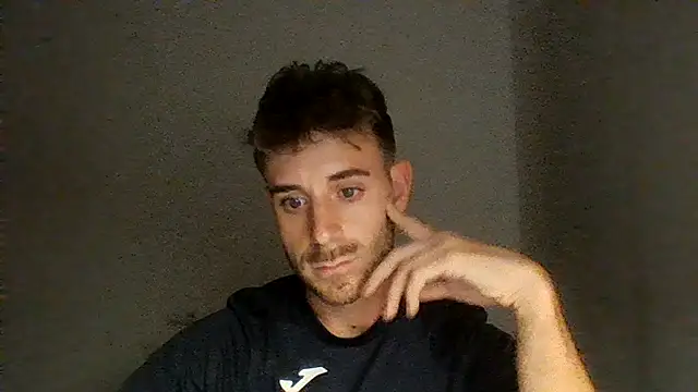 Snapshot of vargas90 chatting on October 24, 2025, 10:39 pm vargas90 online show from October 24, 2025, 10:39 pm