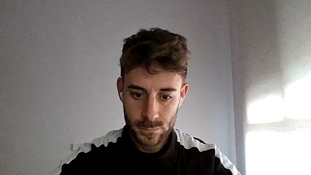 Snapshot of vargas90 chatting on November 18, 2025, 11:14 am vargas90 online show from November 18, 2025, 11:14 am