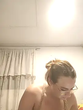 HellenMiyer1111 online show from October 15, 2025, 6:19 pm