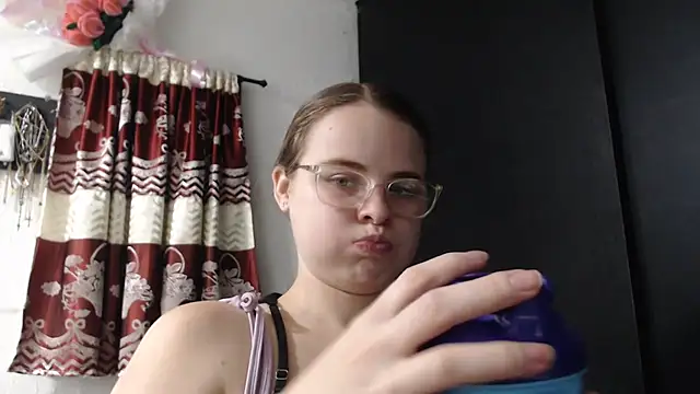 HellenMiyer1111 online show from November 27, 2025, 4:09 pm