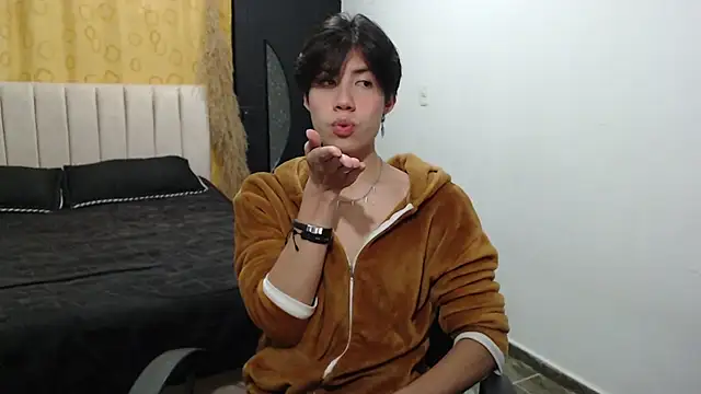 Elio-cam online show from December 23, 2024, 8:44 am