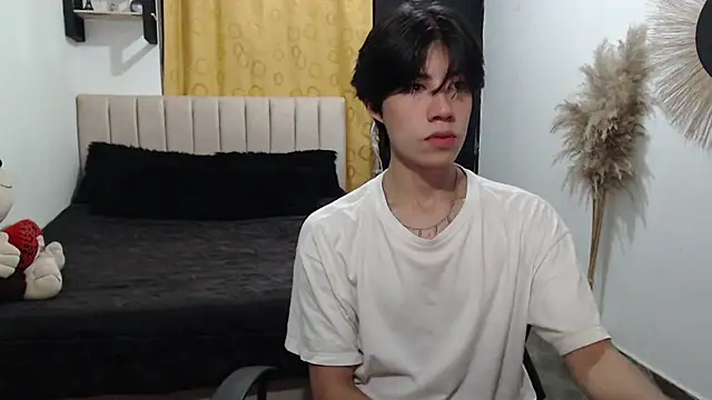 Elio-cam online show from February 19, 2026, 1:01 am