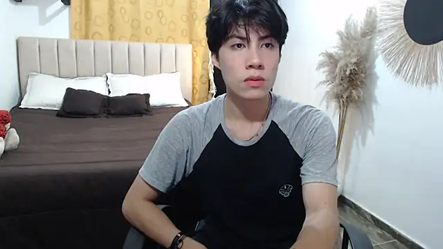 Elio-cam online show from April 16, 2026, 7:09 am