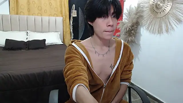 Elio-cam online show from July 22, 2026, 8:50 am