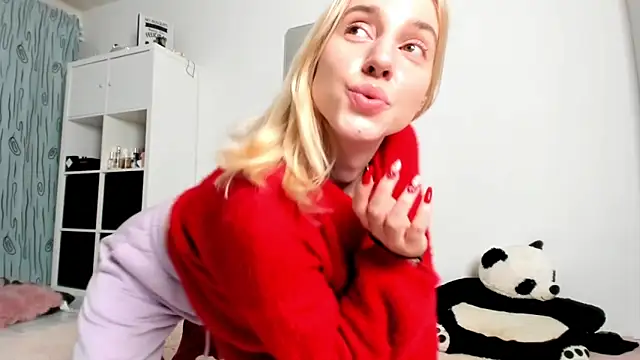 Snapshot of KenzieDawton chatting on December 13, 2024, 4:54 am KenzieDawton online show from December 13, 2024, 4:54 am