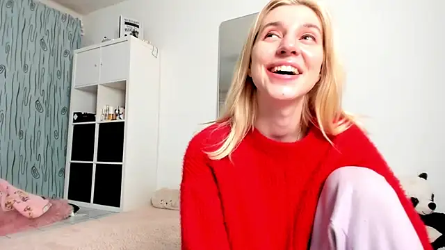 Snapshot of KenzieDawton chatting on December 15, 2024, 5:13 am KenzieDawton online show from December 15, 2024, 5:13 am