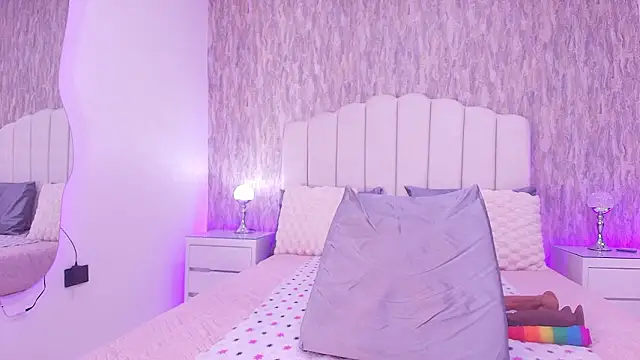 raven lilith  online show from February 19, 2026, 3:13 am