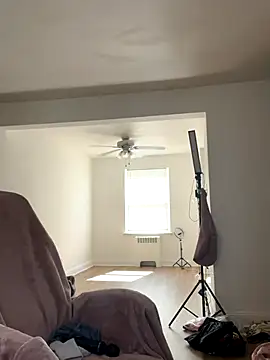 mochamimi online show from September 20, 2025, 3:35 pm