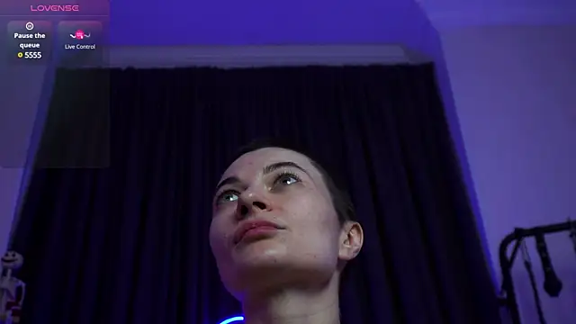 Snapshot of CyberXGoddess chatting on December 9, 2024, 2:13 am CyberXGoddess online show from December 9, 2024, 2:13 am