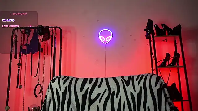 CyberXGoddess online show from February 4, 2026, 7:14 am