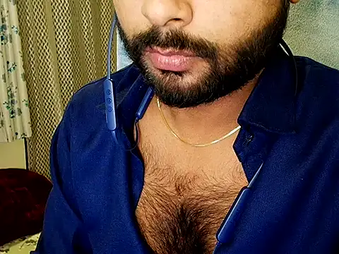 SHENOY3 online show from November 3, 2025, 5:36 pm