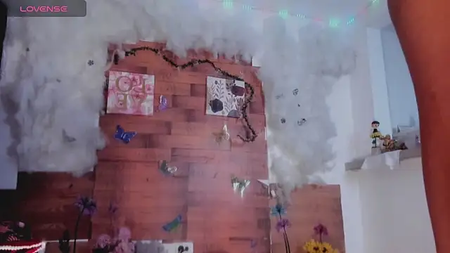 Snapshot of kelly_thomson chatting on January 30, 2025, 12:29 am kelly thomson online show from January 30, 2025, 12:29 am