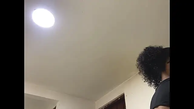 Snapshot of kelly_thomson chatting on February 15, 2025, 11:36 pm kelly thomson online show from February 15, 2025, 11:36 pm