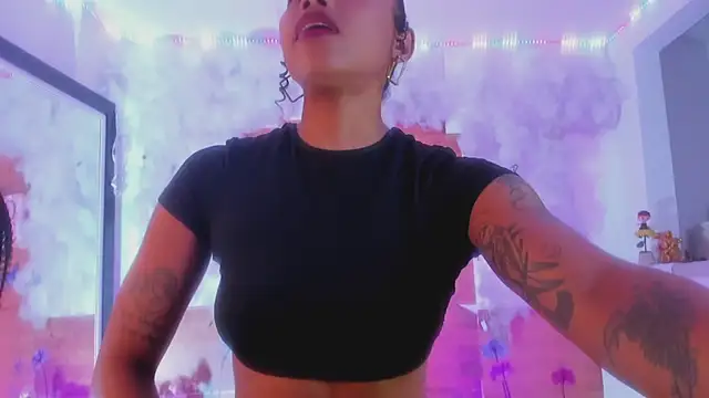 Snapshot of kelly_thomson chatting on March 4, 2025, 9:22 pm kelly thomson online show from March 4, 2025, 9:22 pm