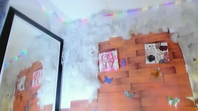 Snapshot of kelly_thomson chatting on March 17, 2025, 11:32 pm kelly thomson online show from March 17, 2025, 11:32 pm