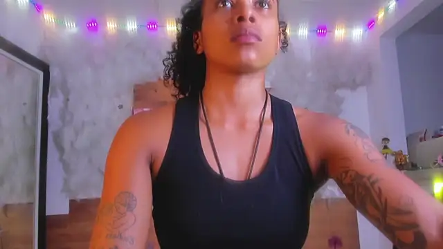 Snapshot of kelly_thomson chatting on March 21, 2025, 1:02 am kelly thomson online show from March 21, 2025, 1:02 am